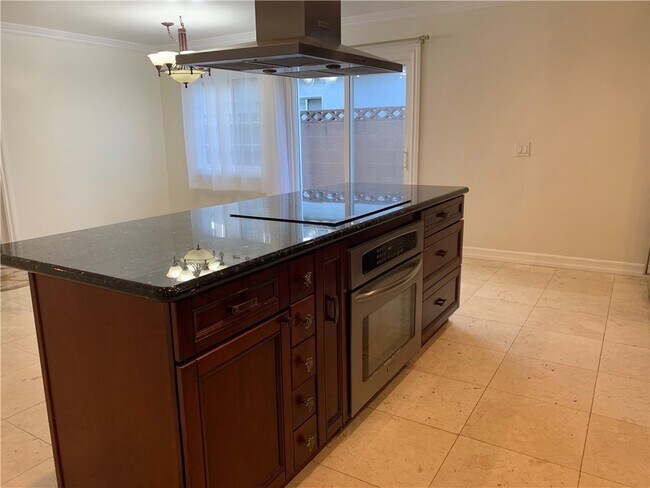 Foto del edificio - 16091 Warren Ln