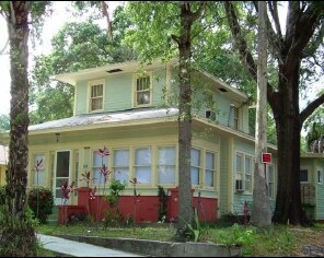 Building Photo - 917 15th Ave S
