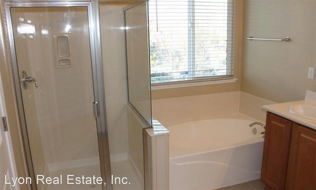 Building Photo - 4 br, 2.5 bath House - 2109 Bradburn Dr