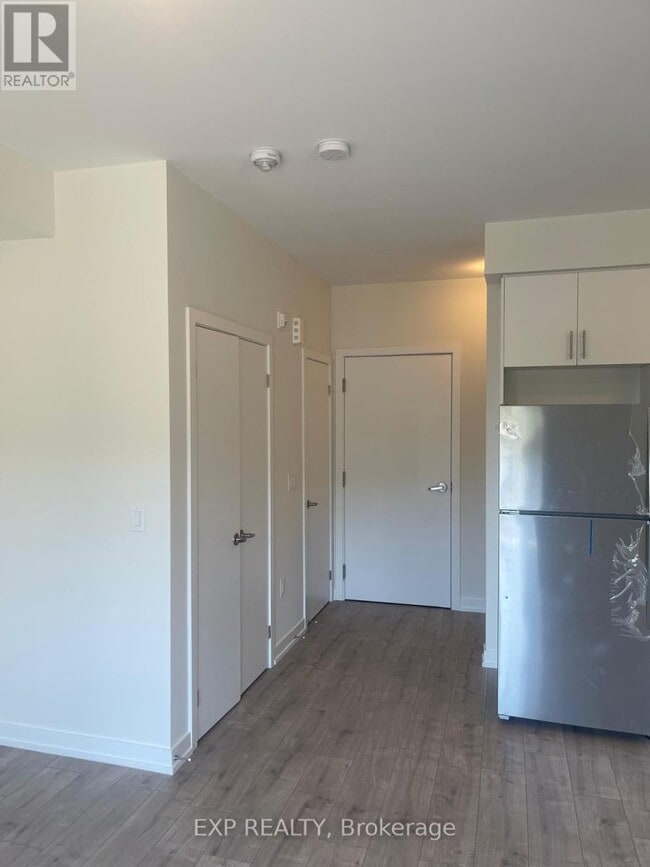 Building Photo - 3538 Colonial Dr