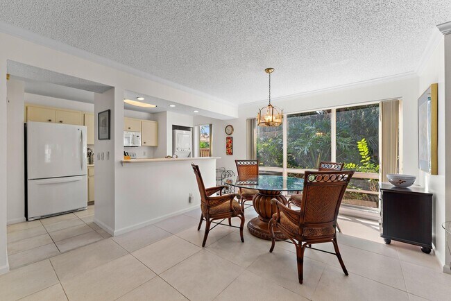 Building Photo - 527 Brackenwood Pl