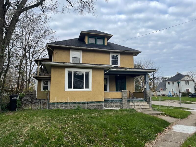 518 Lake Ave Unit 518, Elyria, OH 44035 Condo for Rent in Elyria, OH