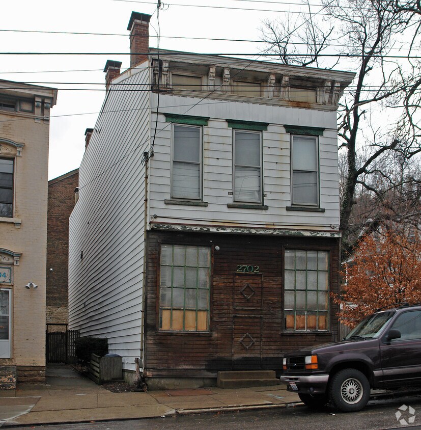 Primary Photo - 2702 W McMicken Ave