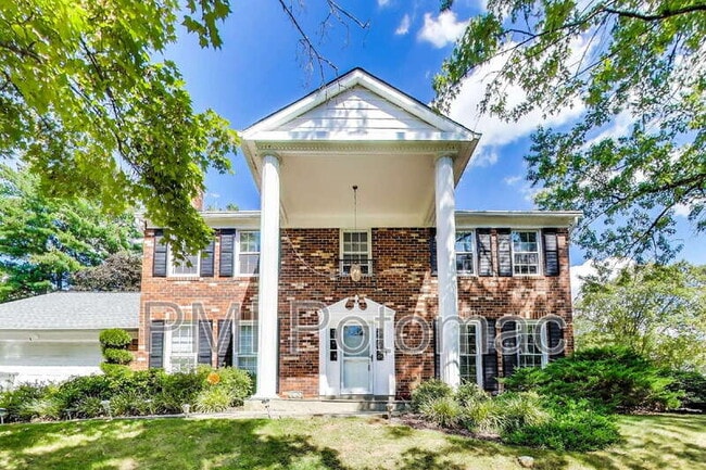 Building Photo - 1718 Crestview Dr