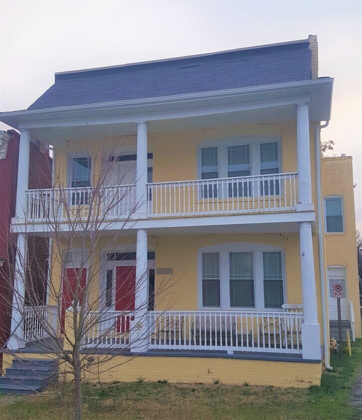 Building Photo - 1518 Perry St