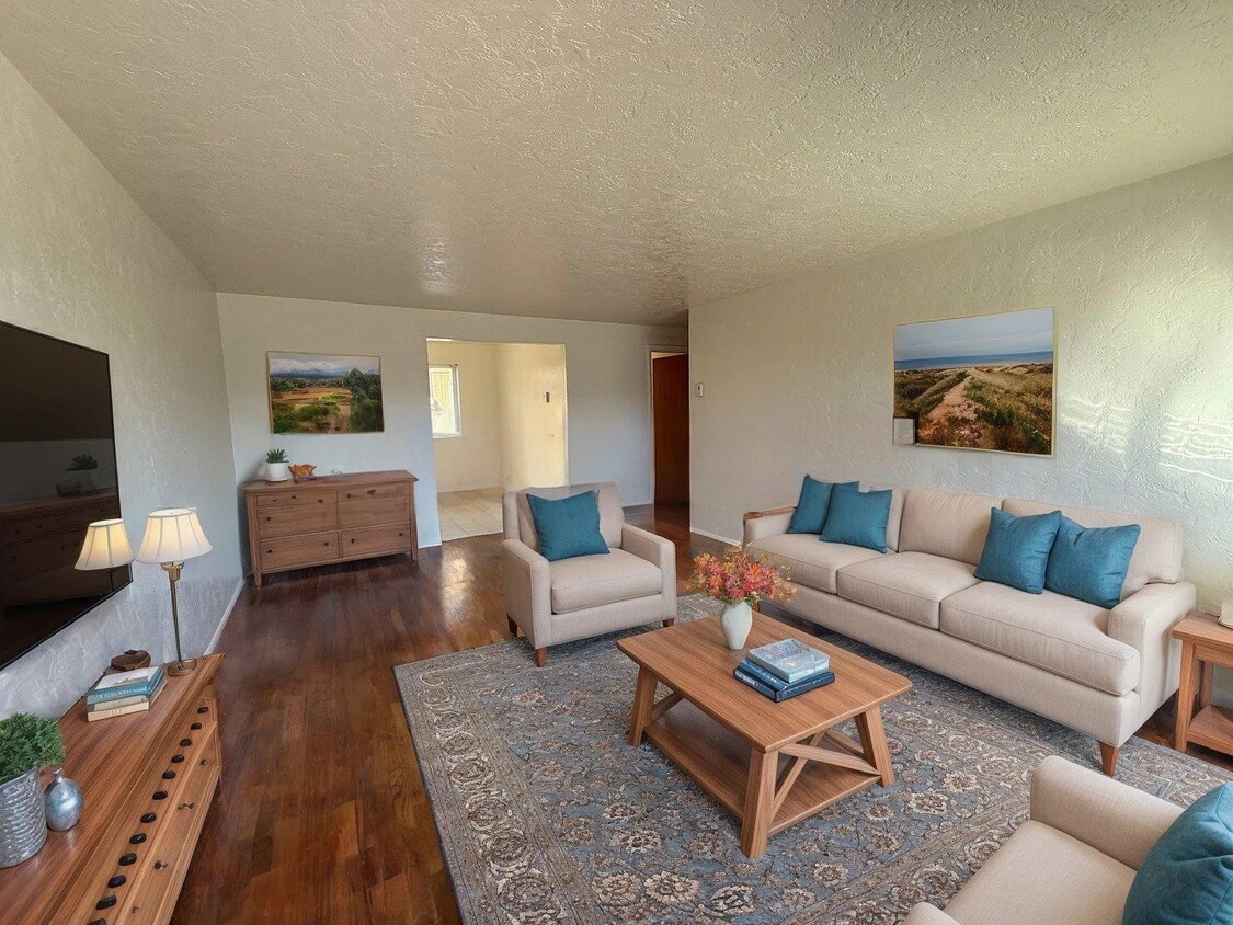 Photo - 210 Sunnyside Drive