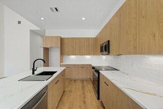 Building Photo - 5029 Van Fleet St