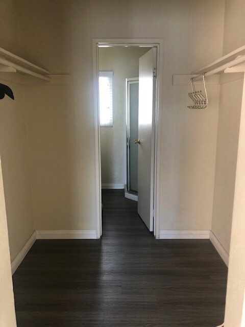 Closet - 117 S Mockingbird Ln