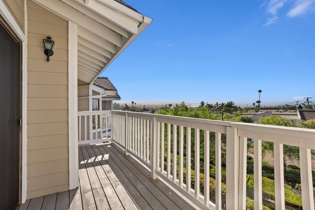 Building Photo - Beautiful Two-Story Condo with Ocean Views