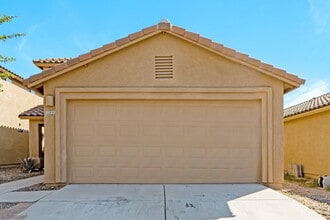 Building Photo - 4122 E Cameo Point Dr