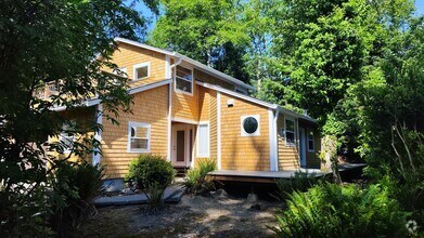 Building Photo - 679 N Larch