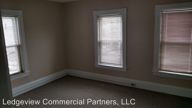 Foto del edificio - 335 Dubuque St