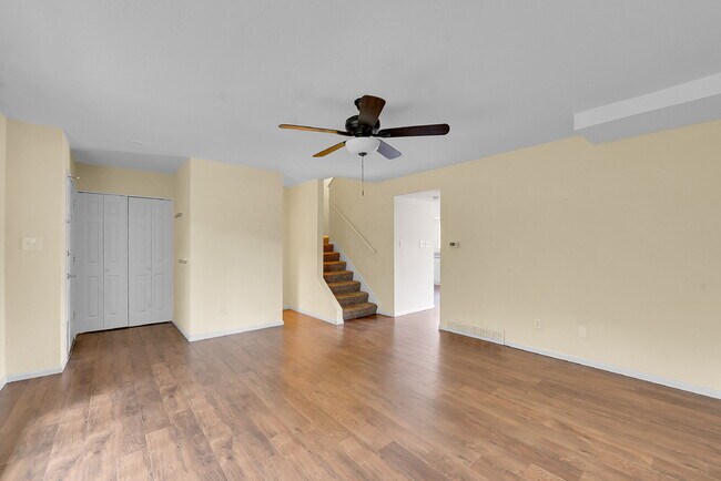 Building Photo - $2,895.00 - 4 Bedrooms, 2.5 Bathroom, Cond...