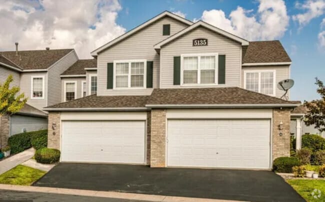 Building Photo - 5135 Holly Ln N