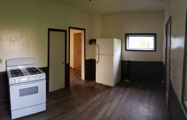 Washer/dryer hookup available on main floor - 514 Conley Ave S