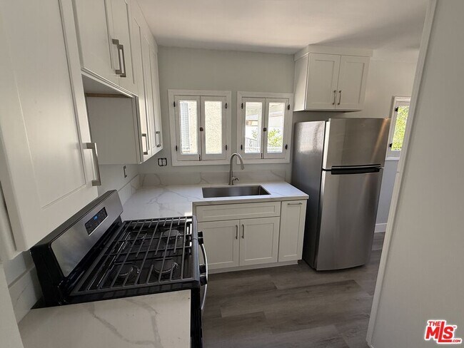 Building Photo - 92 S Sunnyslope Ave