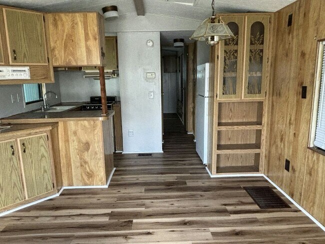Building Photo - 39 Betty Dr