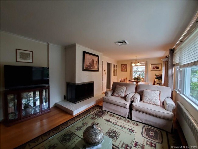 Building Photo - 74 Selden Hill Dr