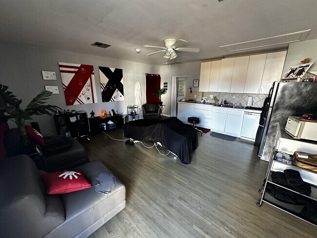 Foto del edificio - 2112 E 15th St