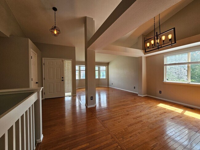 Building Photo - Fabulous Centennial 4 Bed 3 Bath Home w/ L...