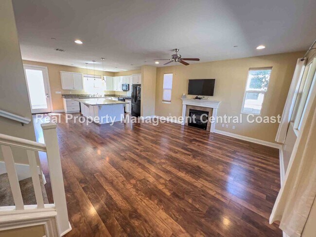 Foto del edificio - AVAILABLE NOW - Spacious San Luis Obispo H...
