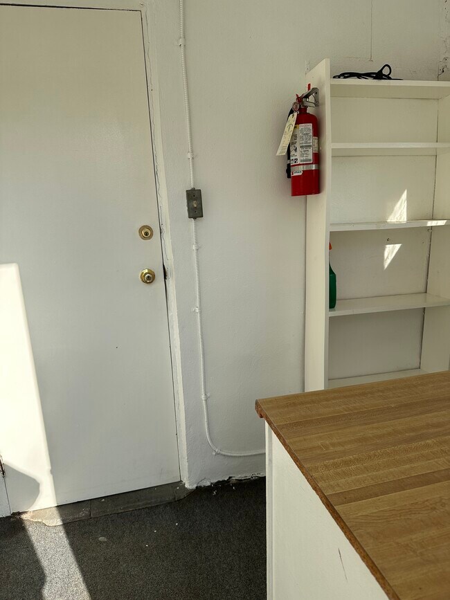 Mud room/entrance - 2435 Yellow Springs Rd