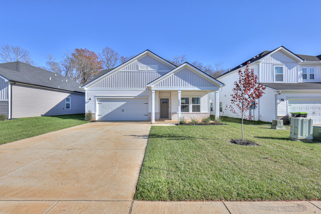 Primary Photo - 1291 Bluffton Cir