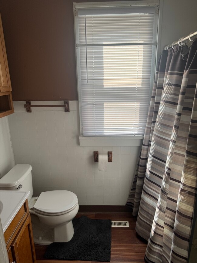 Foto del edificio - 316 E 2nd St