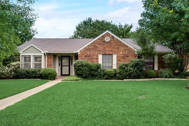 Building Photo - 900 Tupelo Dr