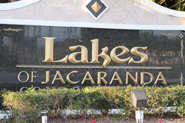 Foto del edificio - 10749 Cleary Blvd