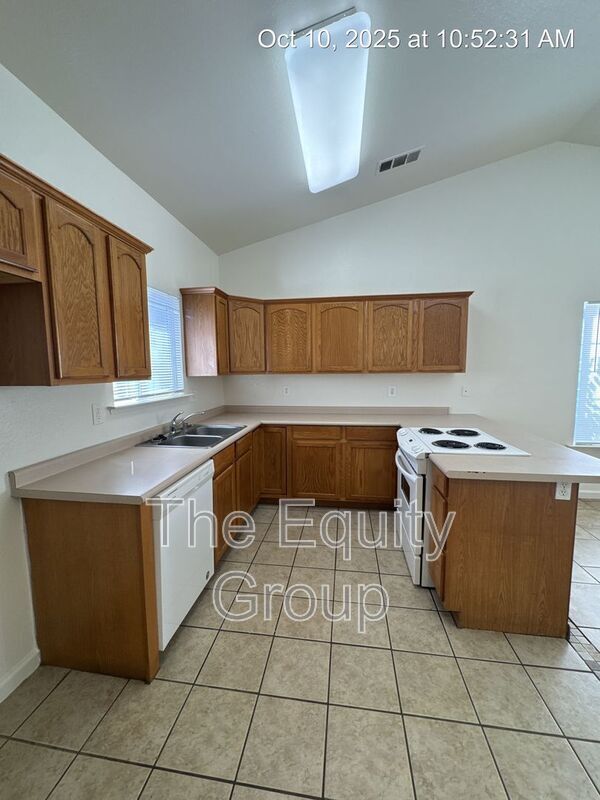 Foto del edificio - 2924 S Sallee Ct