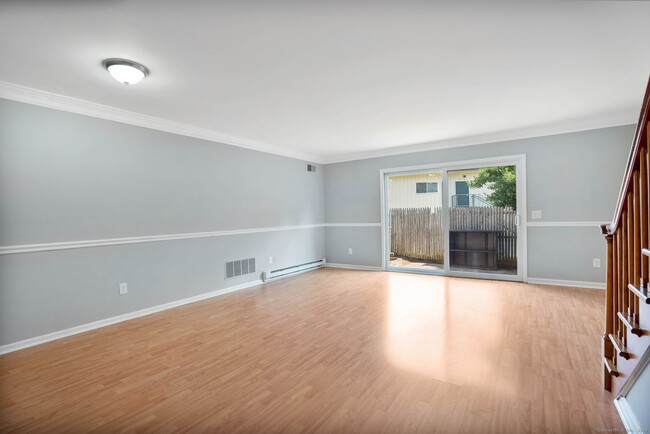 Building Photo - 714 Newhall St