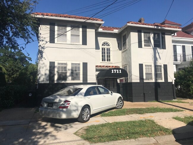 Uptown four-plex - 1711 Milan St