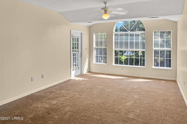 Building Photo - 1231 Ladys Island Dr