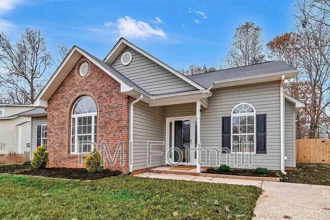 Foto del edificio - 1331 Copper Creek Ln