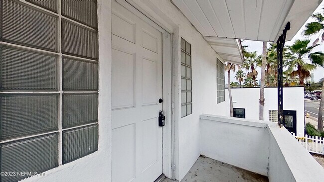 Foto del edificio - 1824 Hendricks Ave