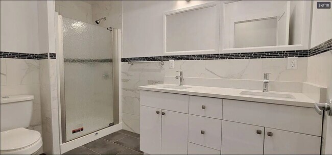 Building Photo - 3294 John F. Kennedy Blvd