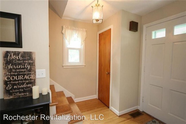 Foto del edificio - 3 br, 1.5 bath House - 70 Keswick Road