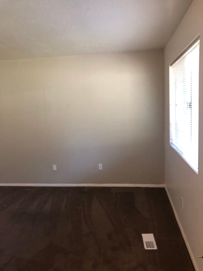 Building Photo - 1039 E 8600 S