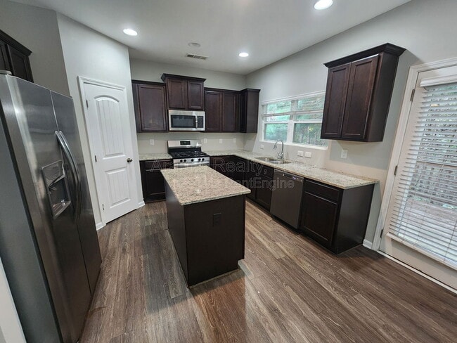 Foto del edificio - 187 Laurelcrest Ln