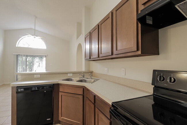 Building Photo - 911 Brightview Dr