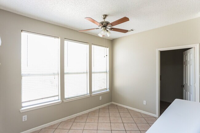 Foto del edificio - 7413 Harbor Dr