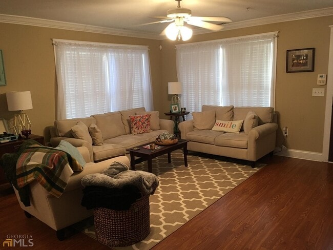 Building Photo - 490 S Barnett Shoals Rd