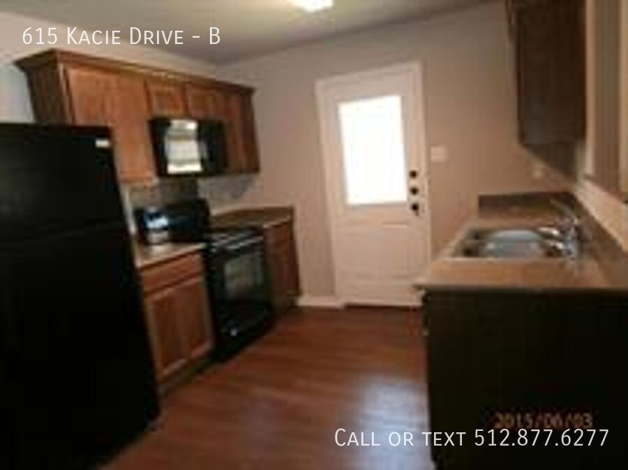 Building Photo - 615 Kacie Dr