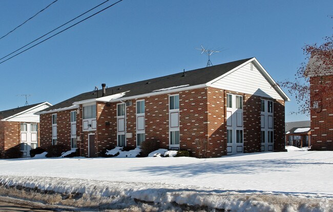 Foto del edificio - Marshall Plaza Apartment Homes