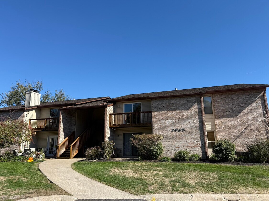 Primary Photo - 2005 Waterfront Dr N