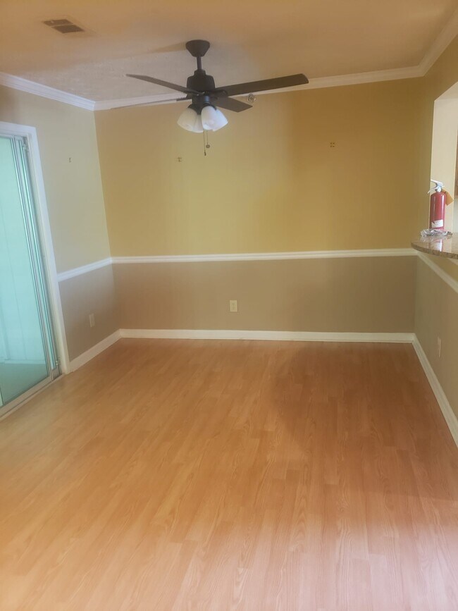 4001 Riverlook Pkwy SE Unit 301, Marietta, GA 30067 Condo for Rent in