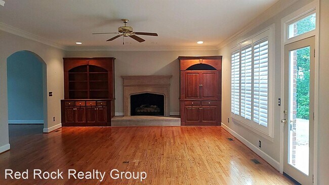 Building Photo - Studio, 3.5 bath House - 2567 Altadena Road