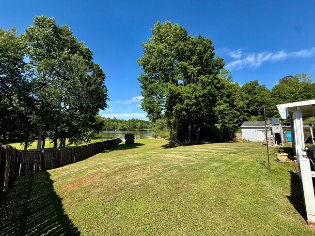 Foto del edificio - 3 Bedrooms 2 baths in McDonough