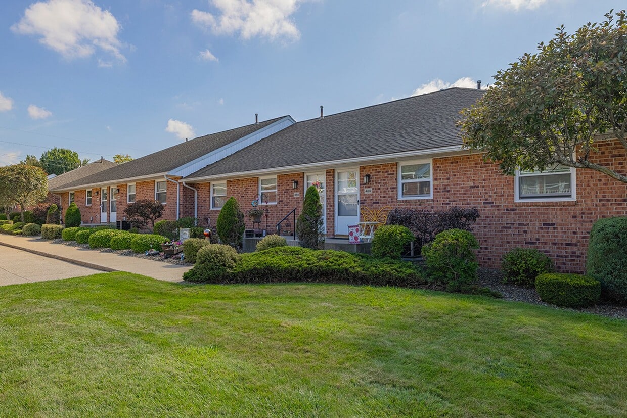 Foto principal - Idyllbrook Village Senior Living